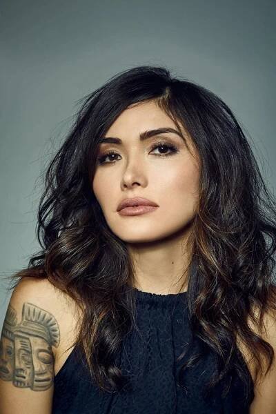 Daniella Pineda herečka