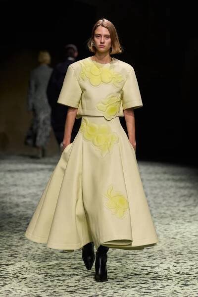 Nejlepší módní momenty roku: Od okouzlující Margot Robbie až po mistrovskou přehlídku Bottega Veneta - Magazín módy a luxusu