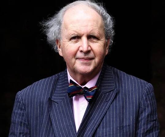 Alexander McCall Smith Biography - Facts, Childhood, Family Life & Achievements