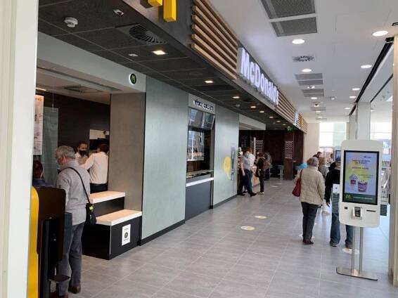 McDonald's OC Háje, Praha – Arch.Design