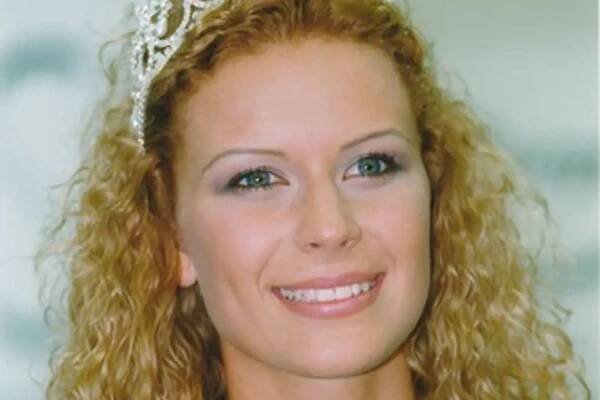 Kateřina Stočesová jako Miss 1998