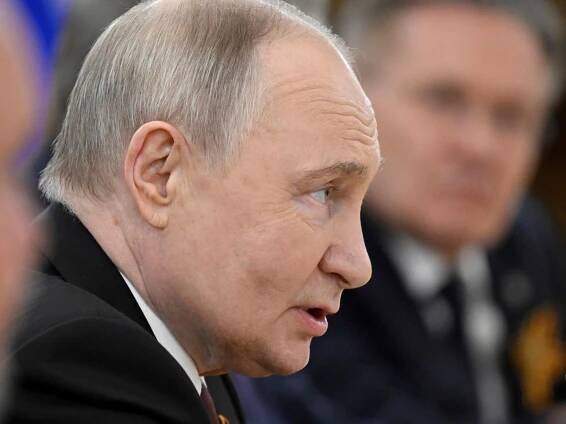 Putin navrhl přímá mírová jednání s Ukrajinou v Istanbulu, spolupracovat chce i Trump