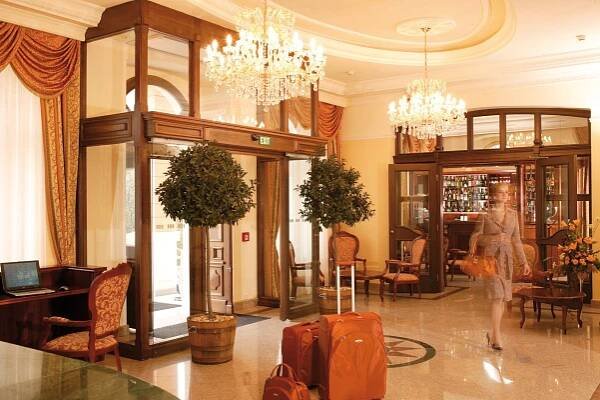 Odpočinkový pobyt v Karlových Varech v Humboldt Park Hotelu & Spa **** s polopenzí, wellness a procedurami