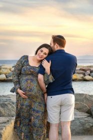 Pregnancy photoshooting on the sunset on the sea for Saul & Jessica. Family and children’ photographer in Eilat, Israel Olga Amchislavsky