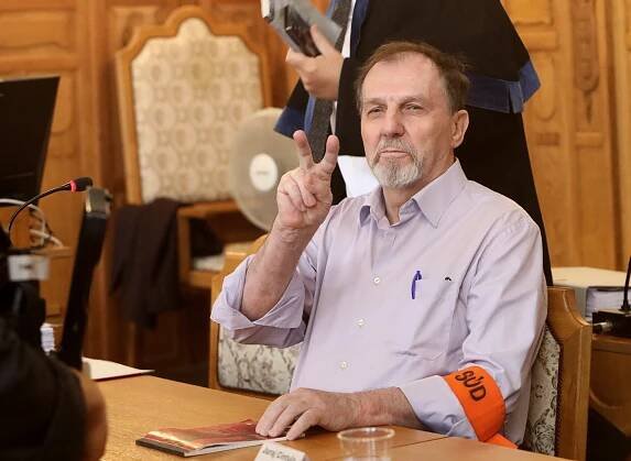 Tibor Gašpar spája opozíciu s atentátnikom na premiéra aj cez gesto, ktoré použil Juraj Cintula...