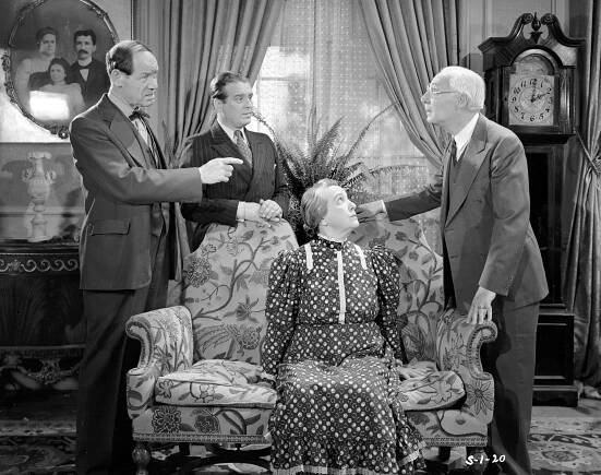 Murder by Invitation - Z filmu - Wallace Ford, Sarah Padden