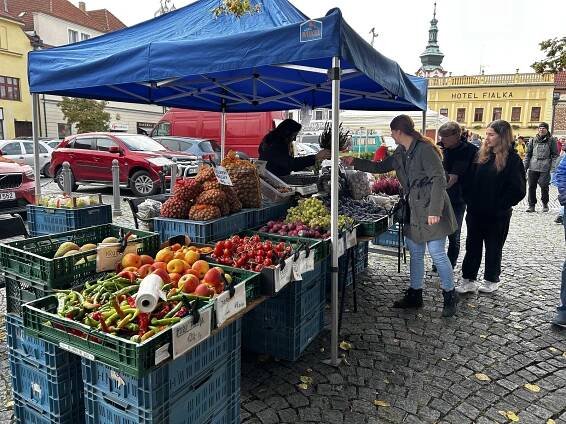V Sušici v sobotu vrcholily farmářské trhy, k mání bylo ovoce, víno i džemy