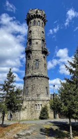 Tip na výlet: Historická kamenná rozhledna na Děčínském Sněžníku a skalní hrad