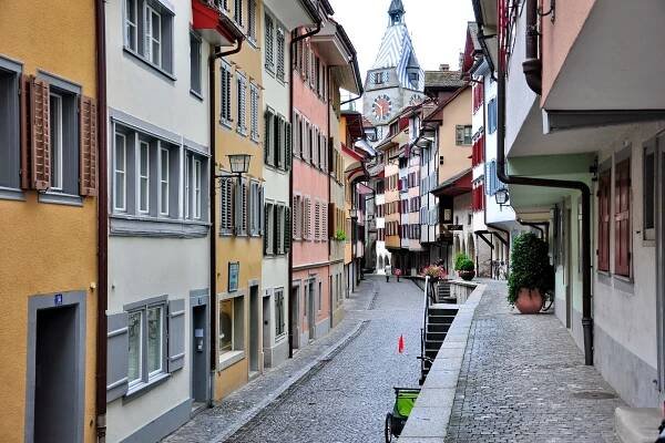 Soubor:Zug - Oberstadt 2010-06-18 17-50-54 ShiftN.jpg – Wikipedie