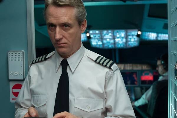 NON-STOP Images Featuring Liam Neeson, Julianne Moore, Corey Stoll, Michelle Dockery and Lupita Nyong'o