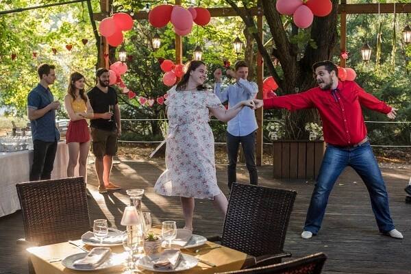 Balázs Benő Fehér, Lili Walters, Dániel Király, Lili Bajor, Patrik Héricz - Egynyári kaland - Évforduló - Z filmu