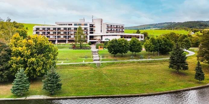 Pobyt v krásném prostředí Luhačovické přehrady: polopenze či plná penze, wellness i aktivní program