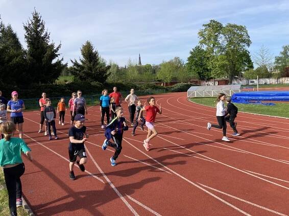 Druhý trénink rodin AK Olomouc – Atletika pro rodinu