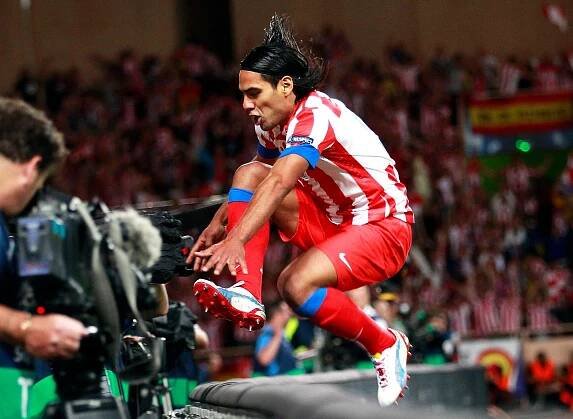 FOTO El Tigre opět kousal. Hattrickem potupil Čecha a spol