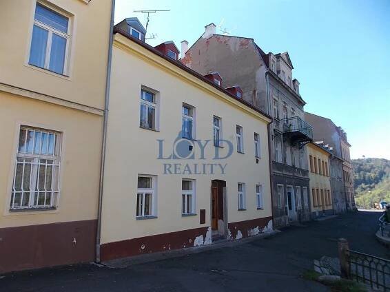 Dům s duší o 4 bytech se zahradou v historické zástavbě nad lázeňským centrem Karlových Varů. | Loyd - reality, s. r. o.