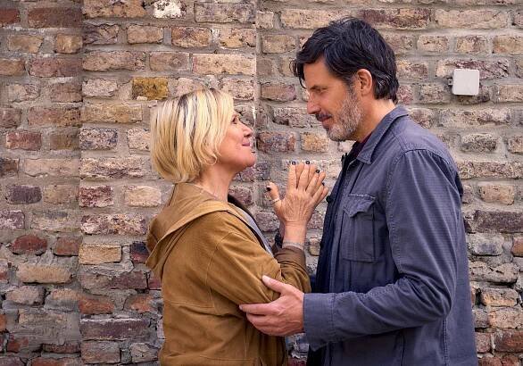 Mariele Millowitsch, Tim Bergmann - Klara Sonntag - Erste Liebe - Z filmu