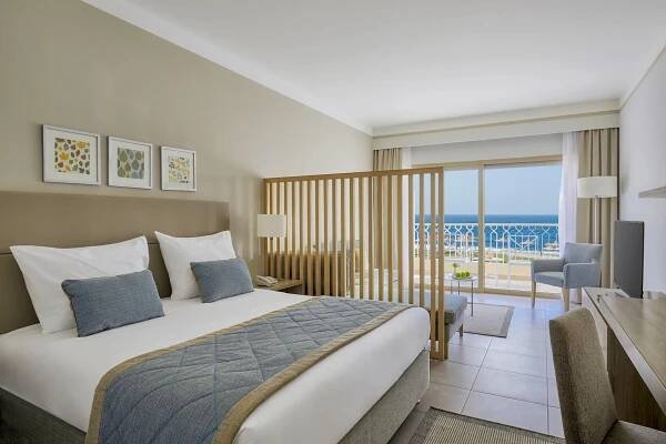 Hotel Jaz Maraya, Egypt Marsa Alam - 9 611 Kč Invia