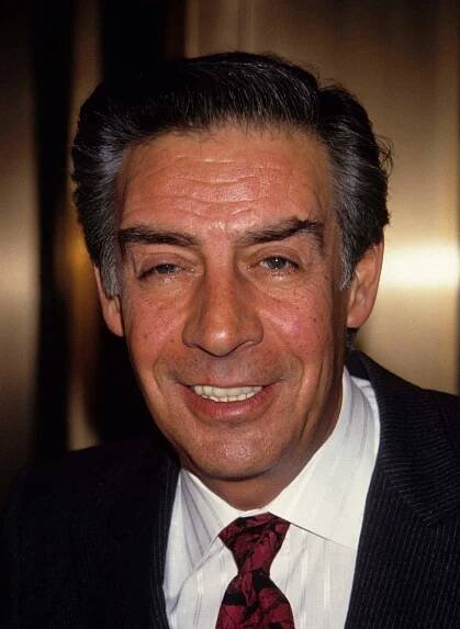 Jerry Orbach - Jake Houseman, otec »Baby«