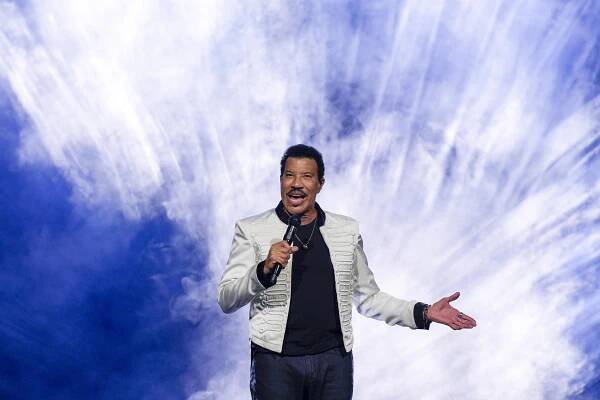 Lionel Richie připomněl sílu zlatých osmdesátek