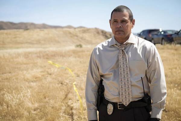 Closer: Nové případy - Zahraniční věci - Z filmu - Raymond Cruz