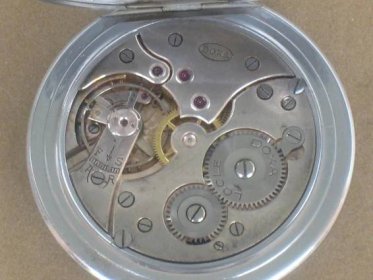 Jednoplášťové kapesní hodinky DOXA obecný kov - Starožitnosti