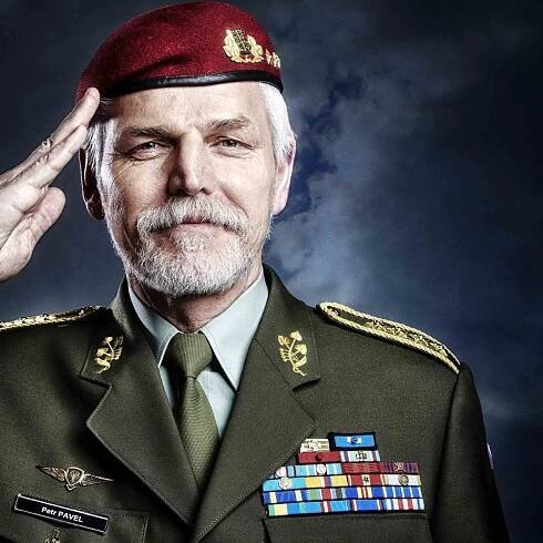 Neutralitu si nemůžeme dovolit a sami se neubráníme. Členství v NATO je životně důležité, říká generál Pavel