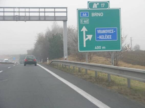 Nebezpečný exit u Kelčic je minulostí. Nahradilo jej moderní křížení