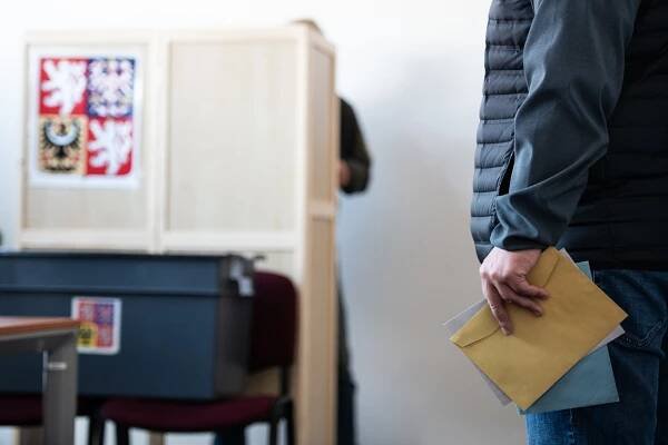 Češi se obávají volebních podvodů, ukazuje průzkum. Dvě třetiny pochybují o korespondenčních hlasech