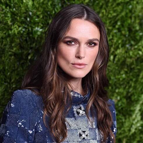 cortes de cabello para cara cuadrada Keira Knightley corte de cabello en capas