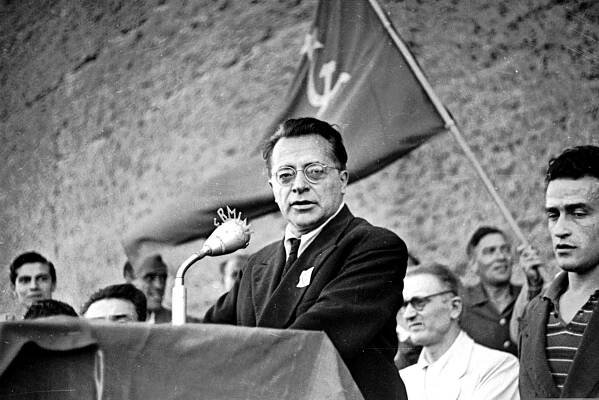 Berlinguer in Italia ha rivoluzionato il comunismo, non inchinandosi all’Urss e preferendo la Nato - THE VISION