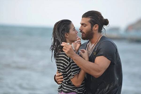 Zasněná láska - Epizoda 10 - Z filmu - Demet Özdemir, Can Yaman