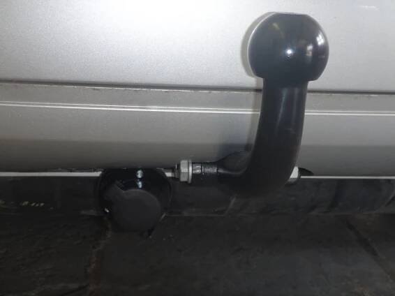 VW Turan montáž pevného tažného zařízení | CarSecurity.cz
