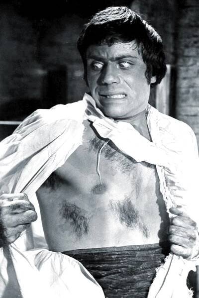 Starred in several Hammer Films movies - OLIVER REED - Castlevania's real-life CAFEBAR READ.