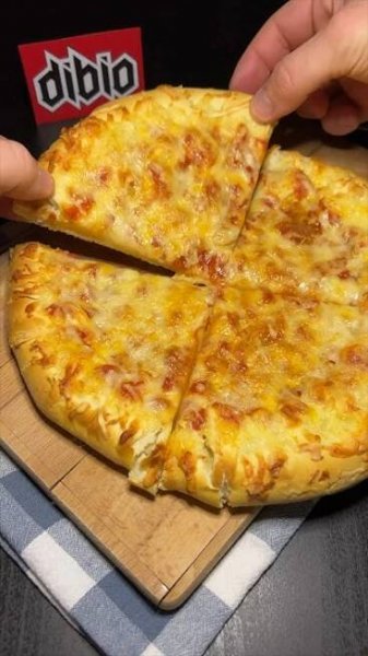 SÝROVÉ OKRAJE LIDL PIZZA #dibiocz #pizza #jídlo #lidl
