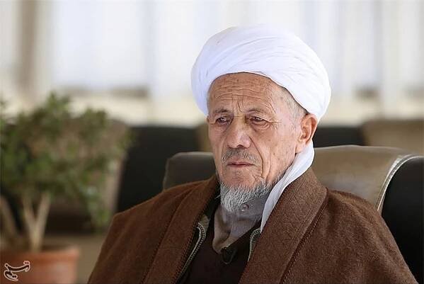 Muhammad Akbari - Wikipedia