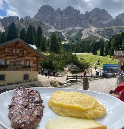 RIFUGIO GARDECCIA - Hostel Reviews (Pozza di Fassa, Italy - Province of Trento)