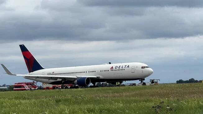 Nouzové přistání na Ruzyni. Boeing mířící do New Yorku hlásil kouř na palubě - Novinky