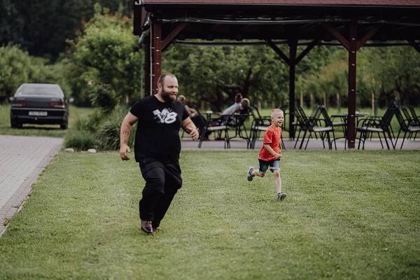 Letní svatba Ekofarma Sádky, Kunovice - Matouš Coufal svatební fotograf