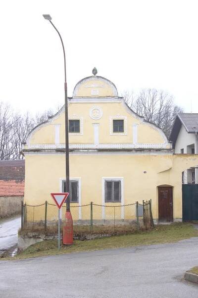 Soubor:Radošovice, dům na návsi.jpg – Wikipedie