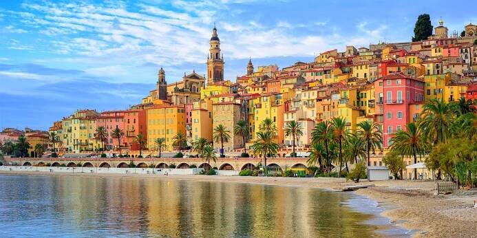 I moved from the US to France. It took 4 years and one great piece of advice for the country to finally feel like home.