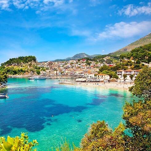 Korfu: Parga, Sivota a Modrá laguna Celodenní plavba lodí | GetYourGuide