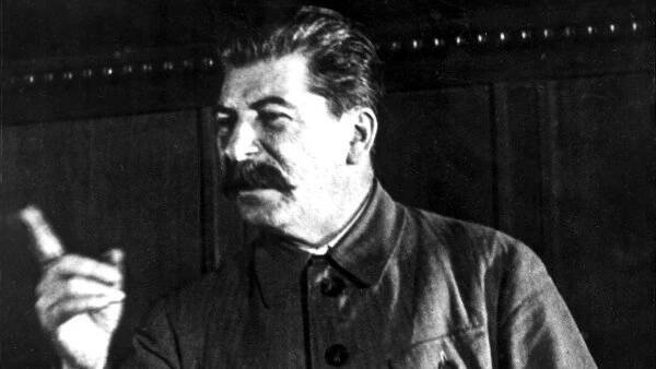 Téma: Stalin Josif Vissarionovič - Hospodářské noviny (HN.cz)
