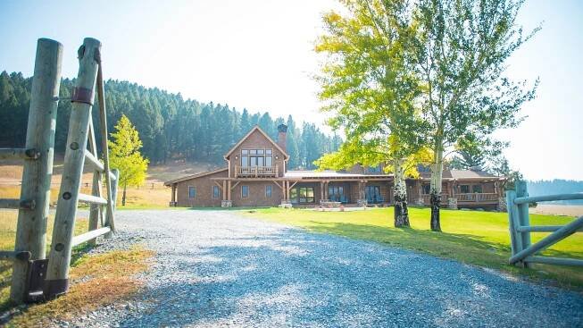 Log home restoration, log home stain