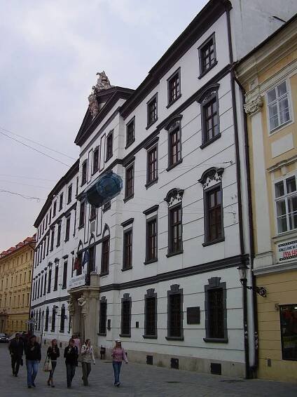 Univerzitní knihovna v Bratislavě – Wikipedie