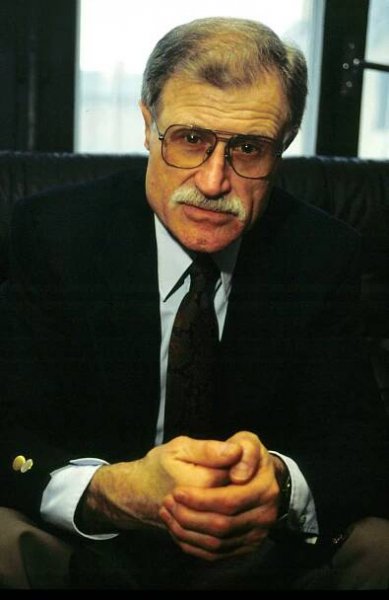 Český krtek v CIA na mostě špionů. Před 35 lety byl vyměněn dvojitý agent Köcher