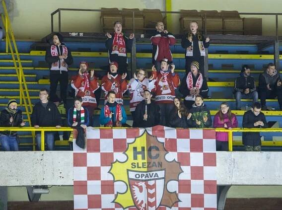 HOKEJ: Opava - Poruba 4:5 po nájezdech