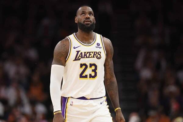 LeBron James Reveals How Lakers Came Back To Beat Suns On Friday