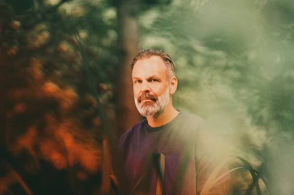 Biography — Henrik Lindstrand