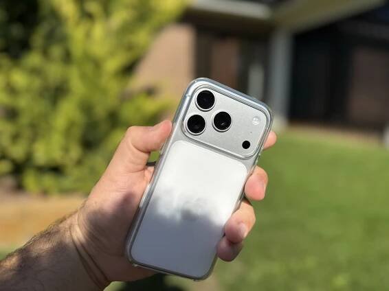 pru016fhlednu00fd kryt s MagSafe na iPhone 17 Pro