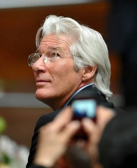 Dámy, pozor! Štramák Richard Gere ani po šedesátce neztratil své charisma